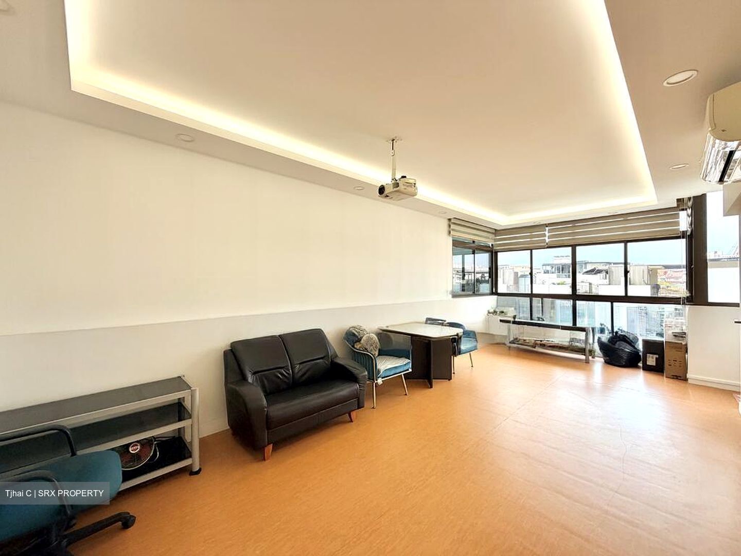 Luxus Hills (D28), Semi-Detached #500040881